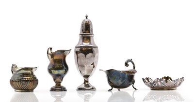 Lot 28 - A collection of silver items