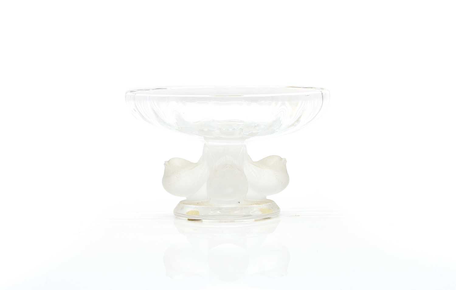 Lot 196 - A Lalique glass 'Nogent' pedestal bowl