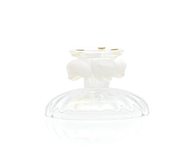 Lot 196 - A Lalique glass 'Nogent' pedestal bowl