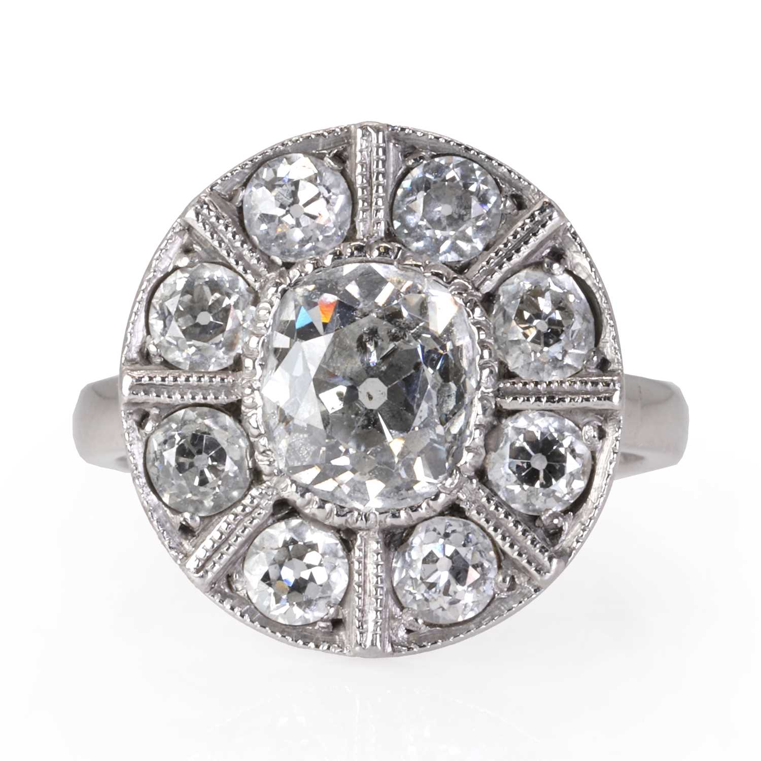 Lot 70 - An Art Deco diamond panel ring
