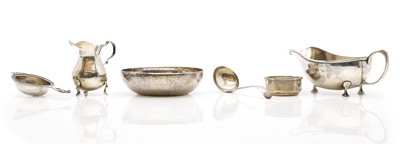 Lot 16 - A collection of silver items