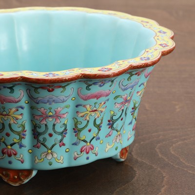 Lot 90 - A Chinese famille rose jardinière