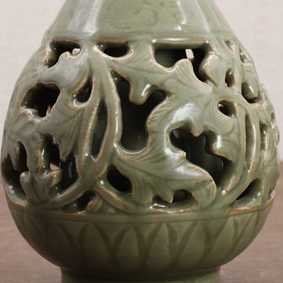 Lot 24 - A Chinese reticulated Longquan yuhuchun vase