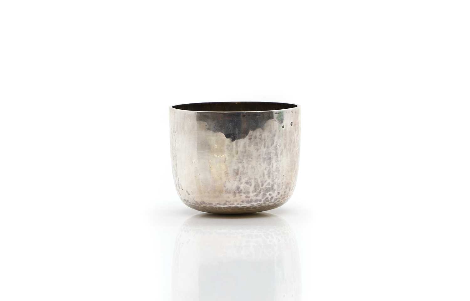 Lot 32 - A Victorian silver tumbler cup