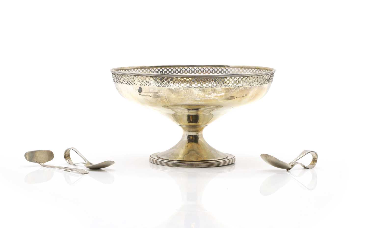 Lot 8 - A silver presentation pedestal bowl