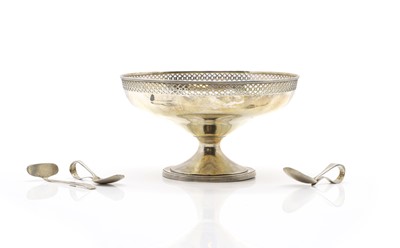 Lot 8 - A silver presentation pedestal bowl