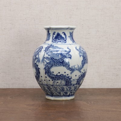 Lot 95 - A Chinese blue and white vase