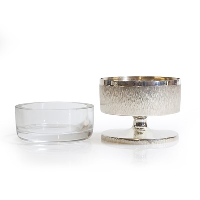 Lot 131 - A textured sterling silver pedestal bowl