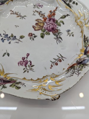 Lot 131 - A pair of Chelsea Derby porcelain plates