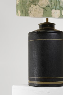 Lot 16 - A toleware tea canister lamp