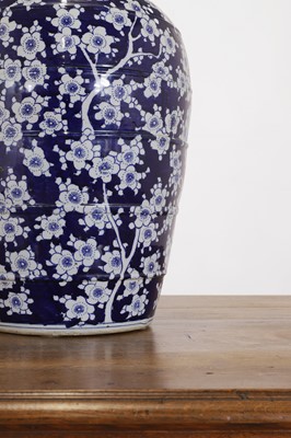 Lot 20 - A large porcelain table lamp