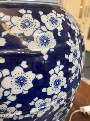 Lot 20 - A large porcelain table lamp
