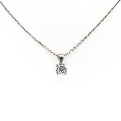 Lot 172 - An 18ct white gold single stone diamond pendant and chain