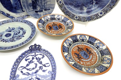 Lot 185 - A collection of Delft pottery