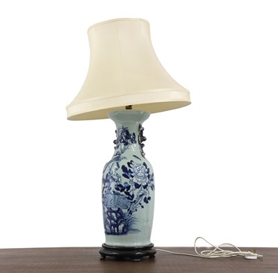 Lot 78 - A Chinese blue and white vase