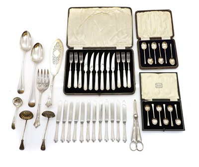 Lot 87 - A collection of cased silver flatware