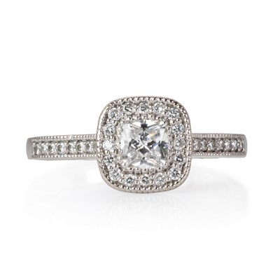 Lot 169 - An 18ct white gold diamond cluster ring