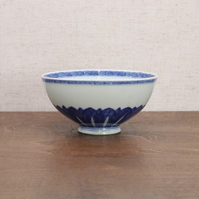Lot 53 - A Chinese blue and white bowl