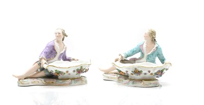 Lot 254 - A pair of Meissen sweet meat dishes
