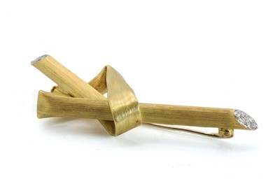 Lot 108 - An 18ct gold and diamond 'Bow Straw Brooch', by Andrew Grima, c.1990's
