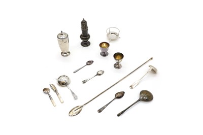 Lot 71 - A collection of silver items