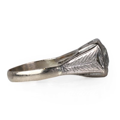 Lot 73 - An old cut diamond single stone ring