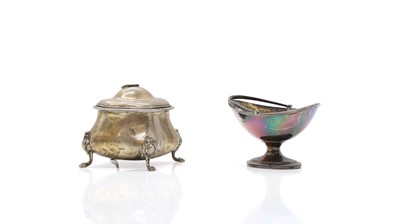 Lot 82 - A George III silver mustard pot
