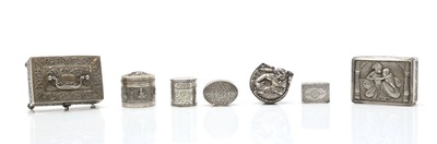 Lot 60 - A collection of silver boxes