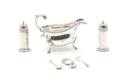 Lot 37 - A collection of silver items
