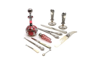 Lot 33 - A group of silver items