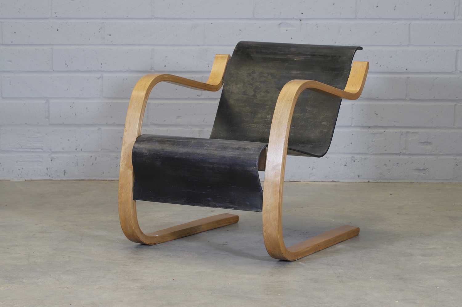Lot 4 - Alvar Aalto (Finnish, 1898-1976)