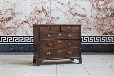 Lot 86 - A George III oak chest of drawers