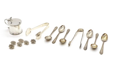 Lot 27 - A group of silver items