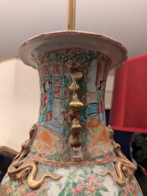 Lot 179 - A pair of Chinese blue and white vases