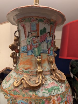 Lot 179 - A pair of Chinese blue and white vases