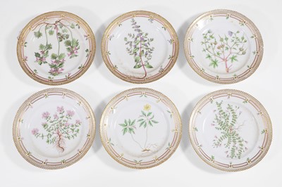 Lot 148 - A composite Royal Copenhagen 'Flora Danica' porcelain part dinner service