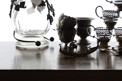 Lot 86 - A collection of silver items