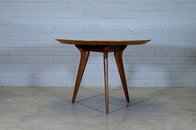 Lot 516 - A contemporary Italian fruitwood centre table