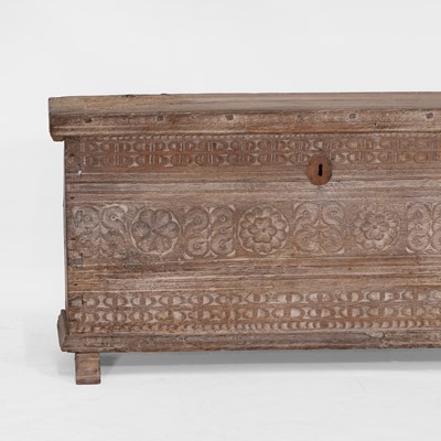 Lot 12 - A small oak chest