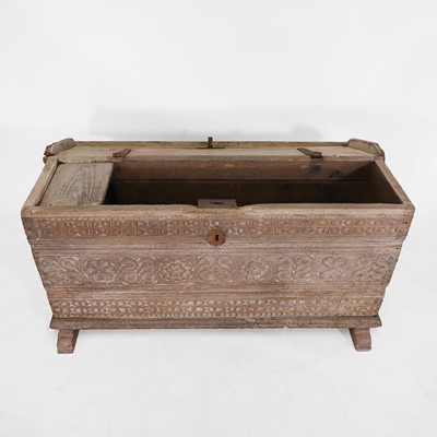 Lot 12 - A small oak chest