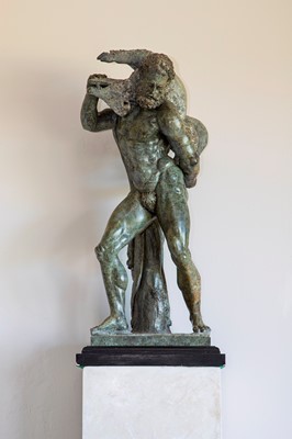 Lot 57 - A large grand tour-type green marble figure of Hercules and the Erymanthian Boar