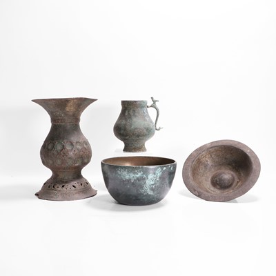Lot 430 - A group of metalwares
