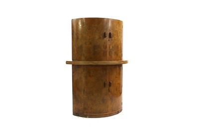 Lot 541 - An Art Deco walnut cocktail cabinet