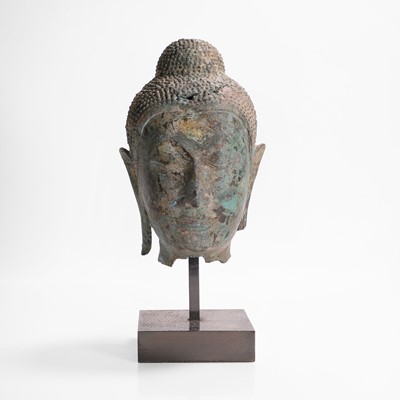 Lot 536 - A bronze head of Buddha