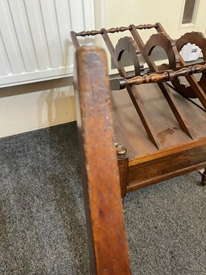 Lot 6 - A William IV mahogany hall chair