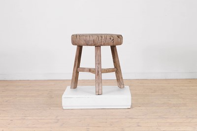 Lot 54 - A provincial elm chopping block