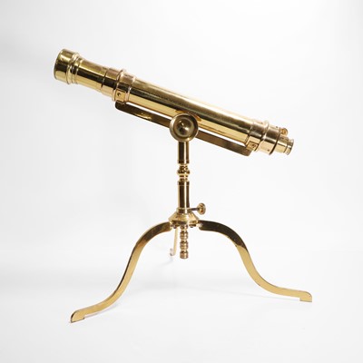 Lot 534 - A brass library table telescope