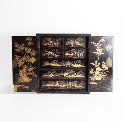 Lot 289 - An export gilt-lacquered table cabinet