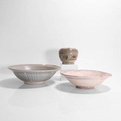 Lot 360 - Two footed bowls