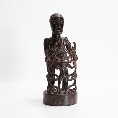 Lot 268 - A 'korwar' ancestor figure
